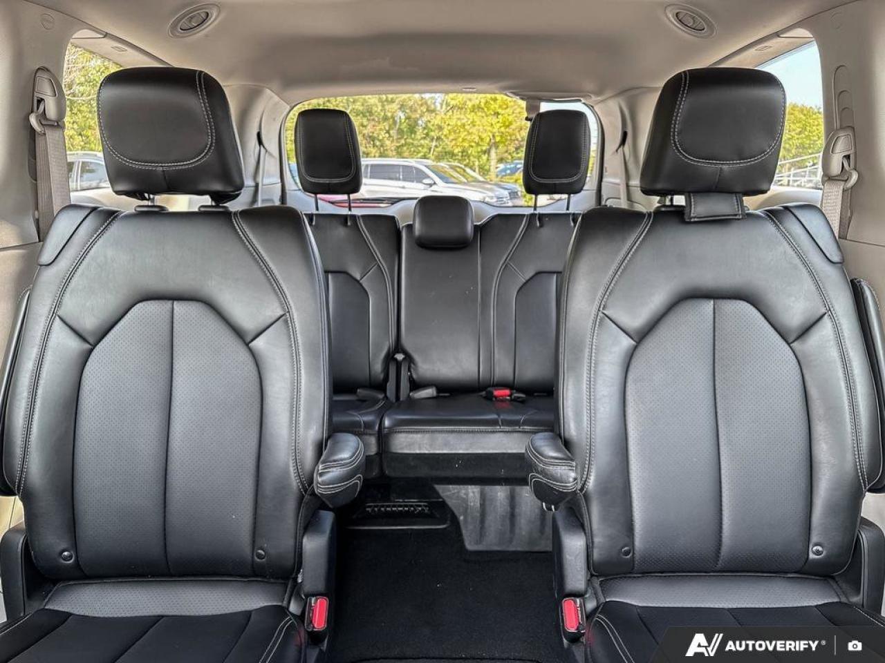 2024 Chrysler Pacifica Touring-L Photo