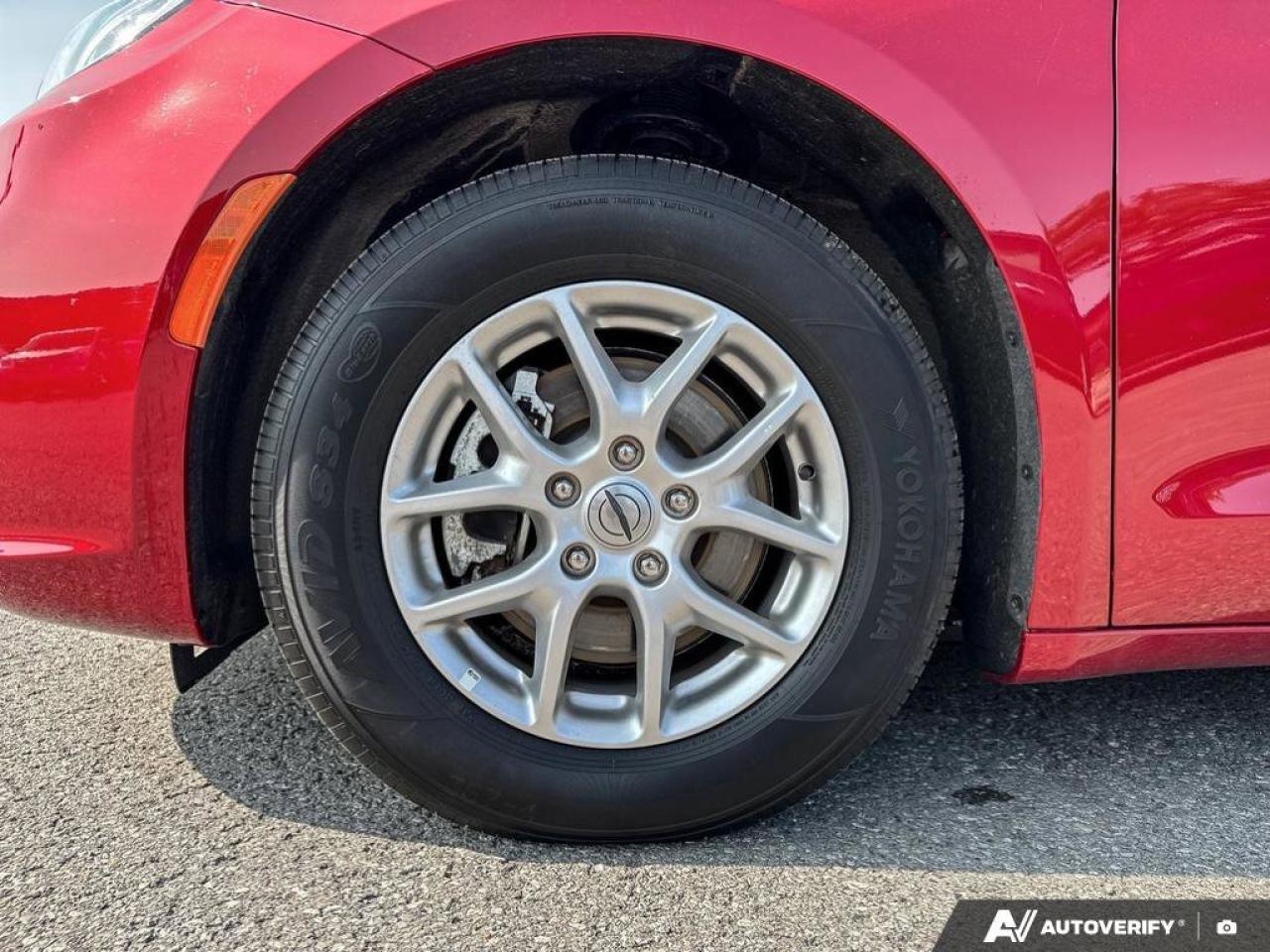 2024 Chrysler Pacifica Touring-L Photo