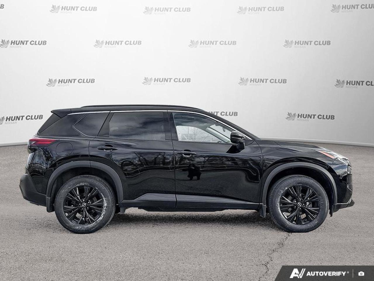 2023 Nissan Rogue Sv Midnight Photo