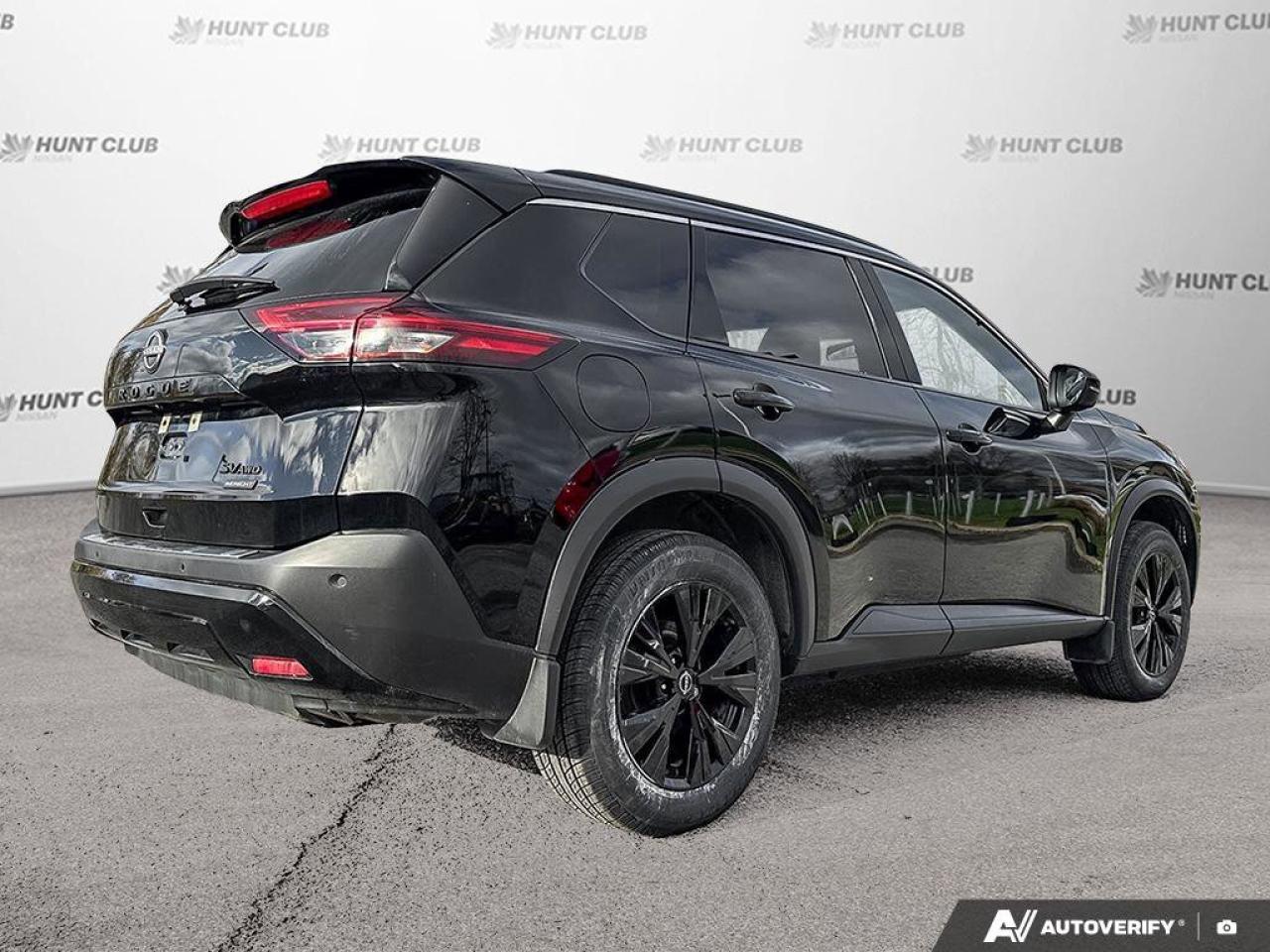 2023 Nissan Rogue SV Photo