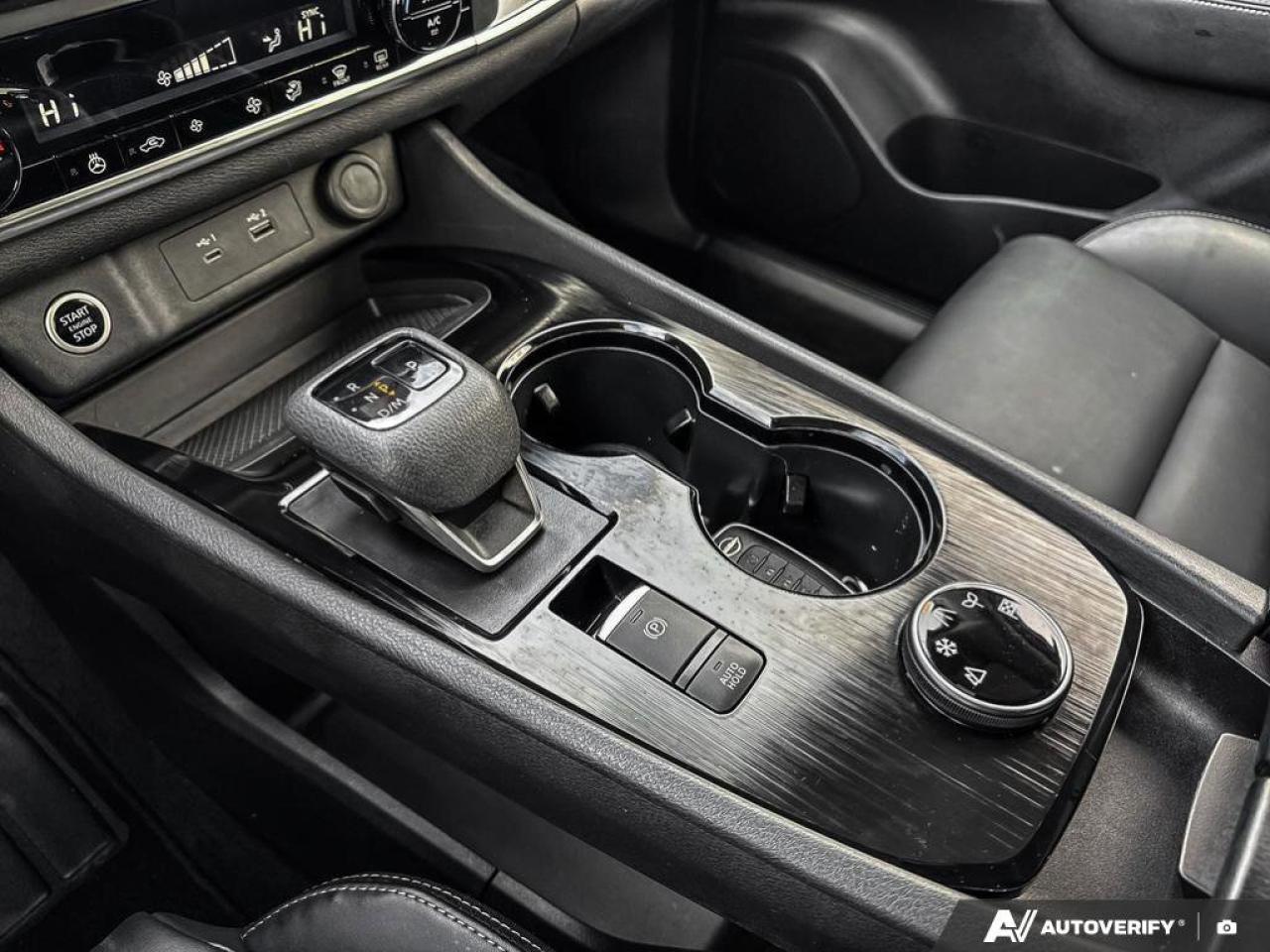 2023 Nissan Rogue SV Photo