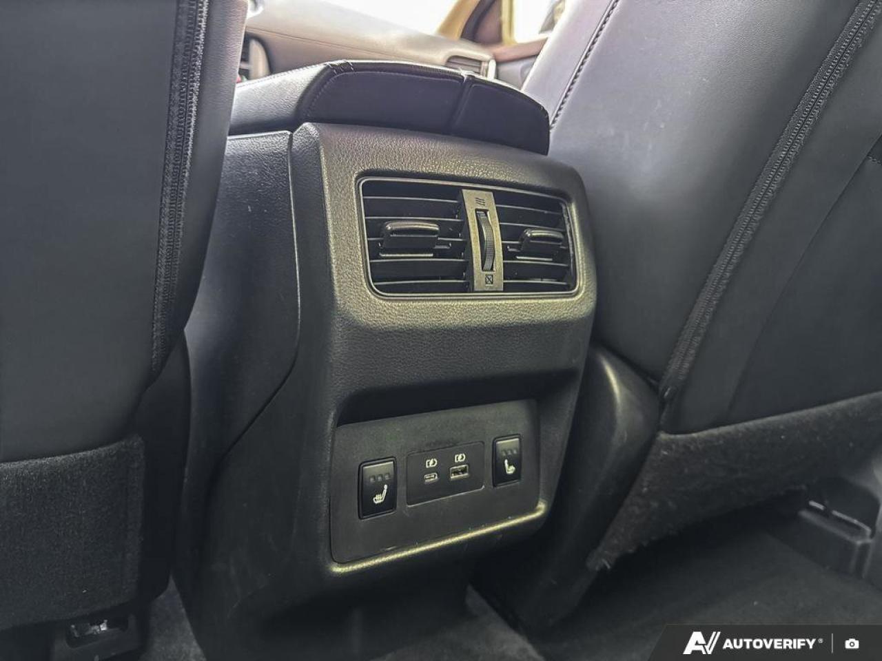 2023 Nissan Rogue SV Photo