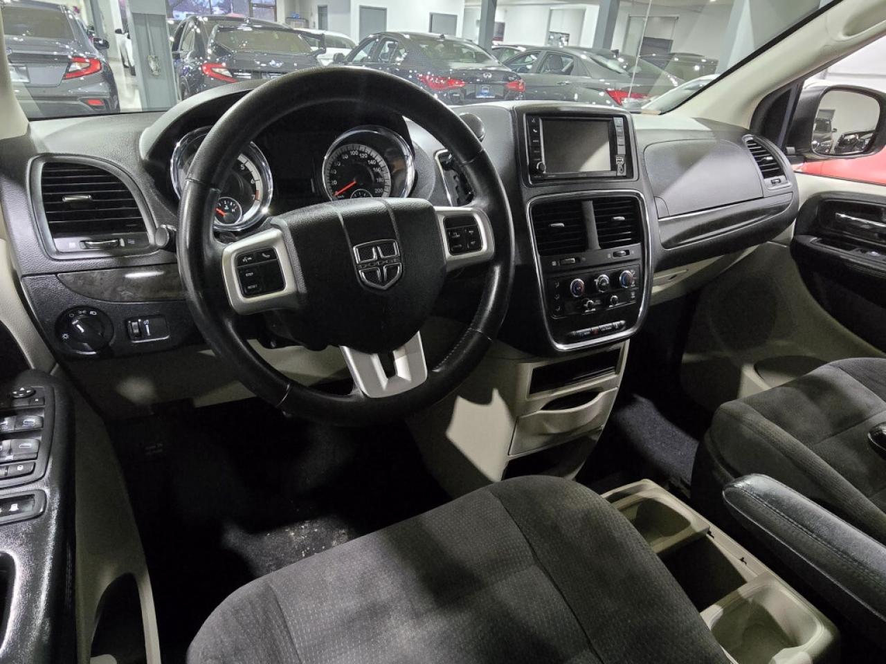 2017 Dodge Grand Caravan SXT Plus Stow N Go  Backup Camera Rear Climate Con Photo