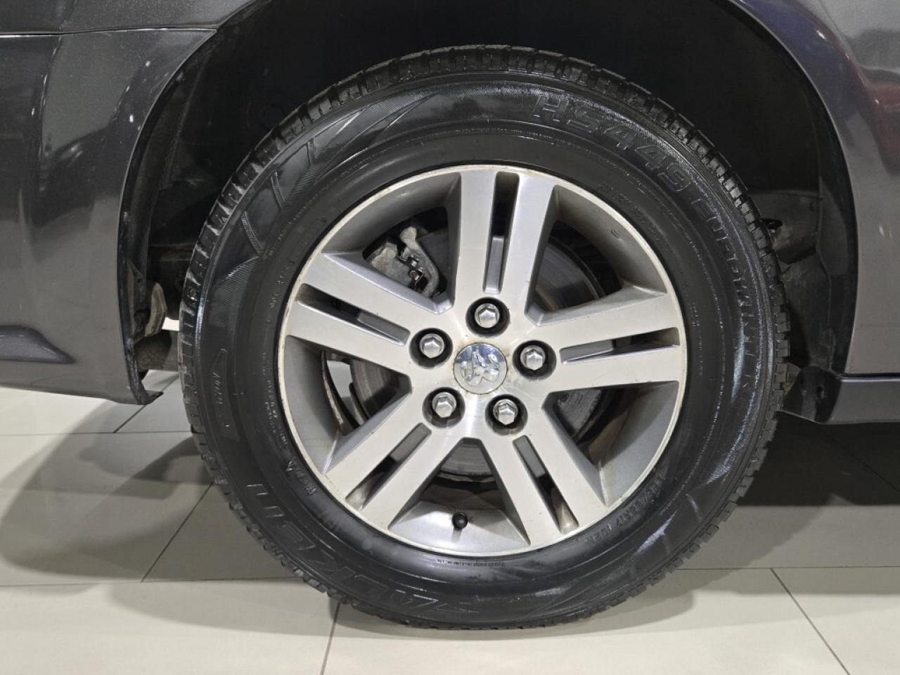 2017 Dodge Grand Caravan SXT Plus Stow N Go  Backup Camera Rear Climate Con Photo