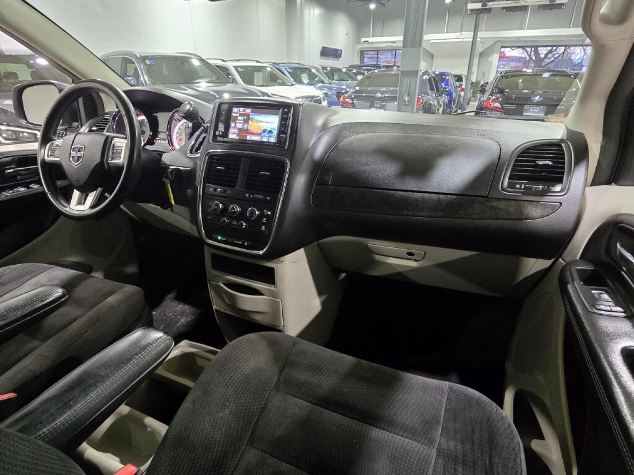 2017 Dodge Grand Caravan SXT Plus Stow N Go  Backup Camera Rear Climate Con Photo