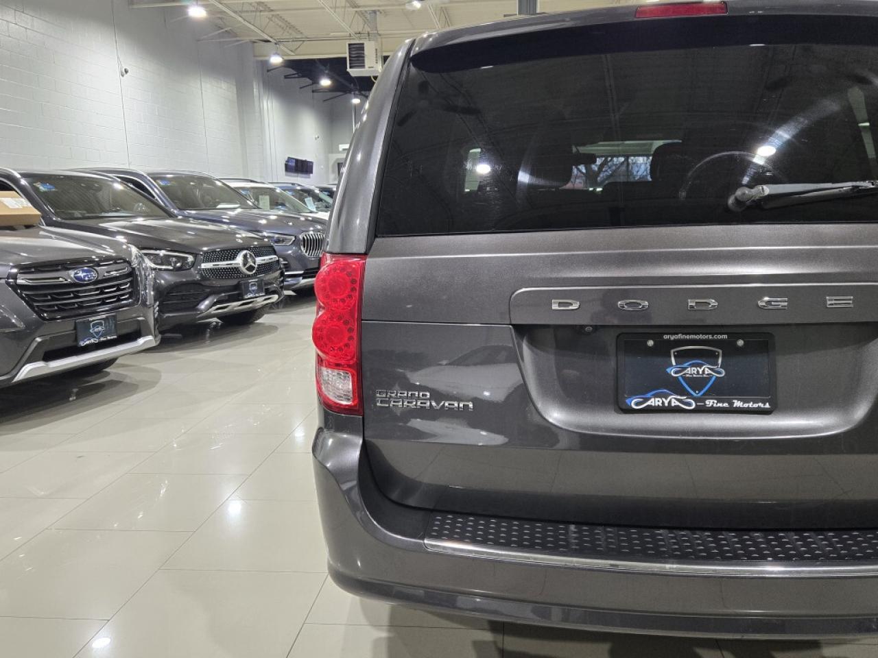 2017 Dodge Grand Caravan SXT Plus Stow N Go  Backup Camera Rear Climate Con Photo