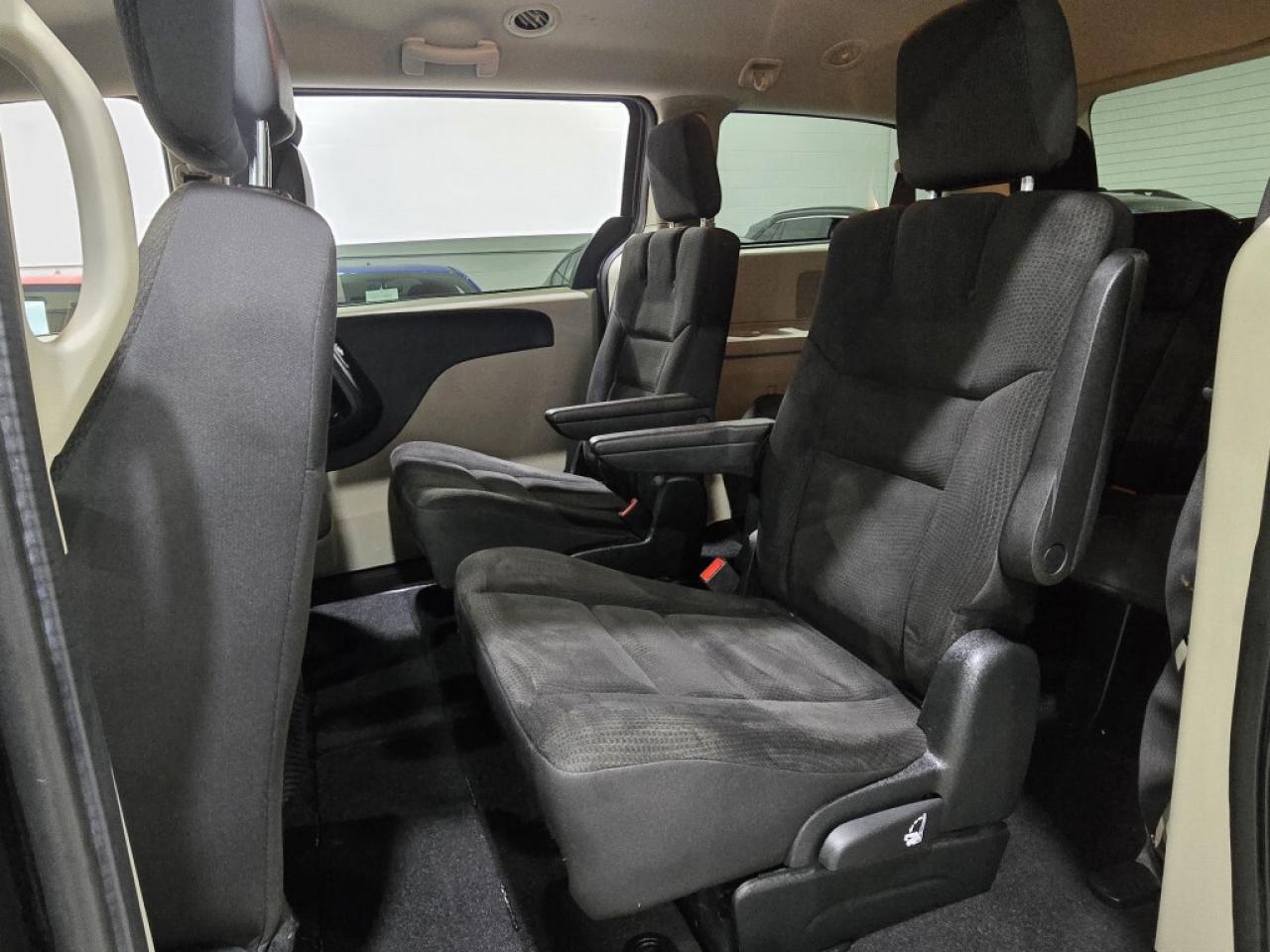 2017 Dodge Grand Caravan SXT Plus Stow N Go  Backup Camera Rear Climate Con Photo