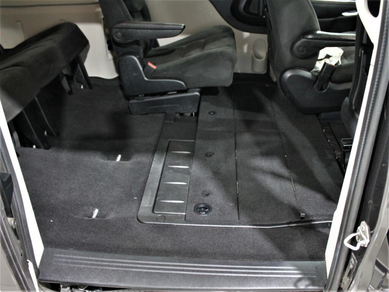 2017 Dodge Grand Caravan SXT Plus Stow N Go  Backup Camera Rear Climate Con Photo