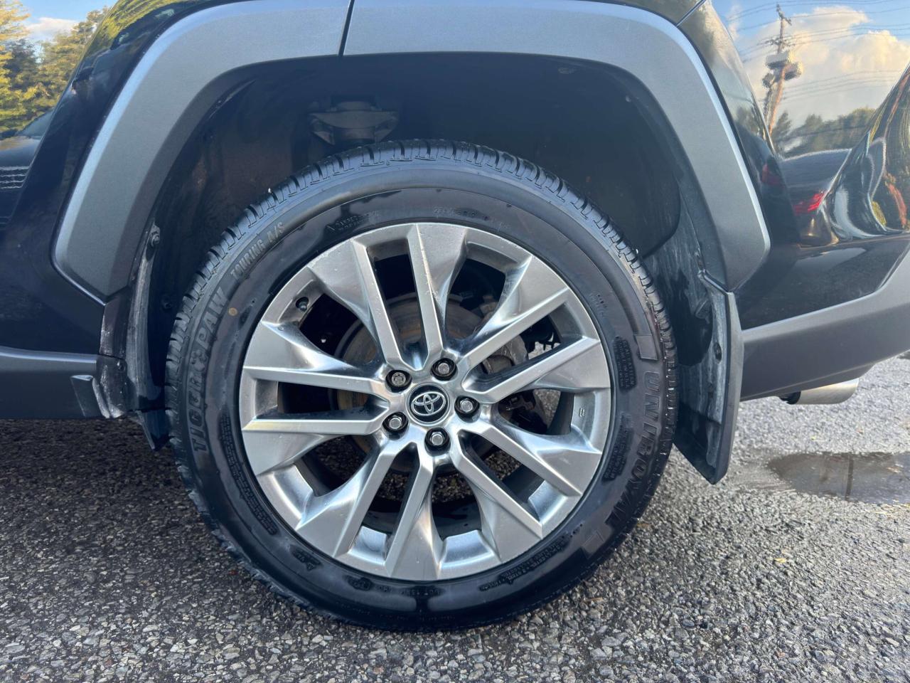 2020 Toyota RAV4 LIMITED AWD Photo3