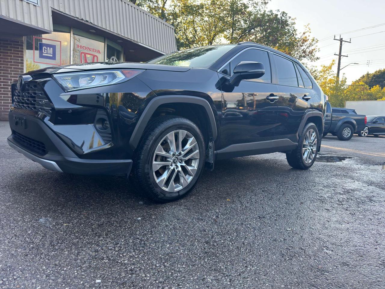 2020 Toyota RAV4 LIMITED AWD Photo