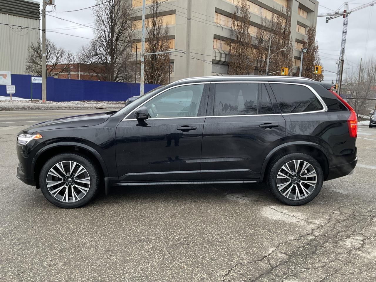 2021 Volvo XC90 T6 Momentum AWD - LTHR! NAV! BACK-UP CAM! BSM! 7 P Photo