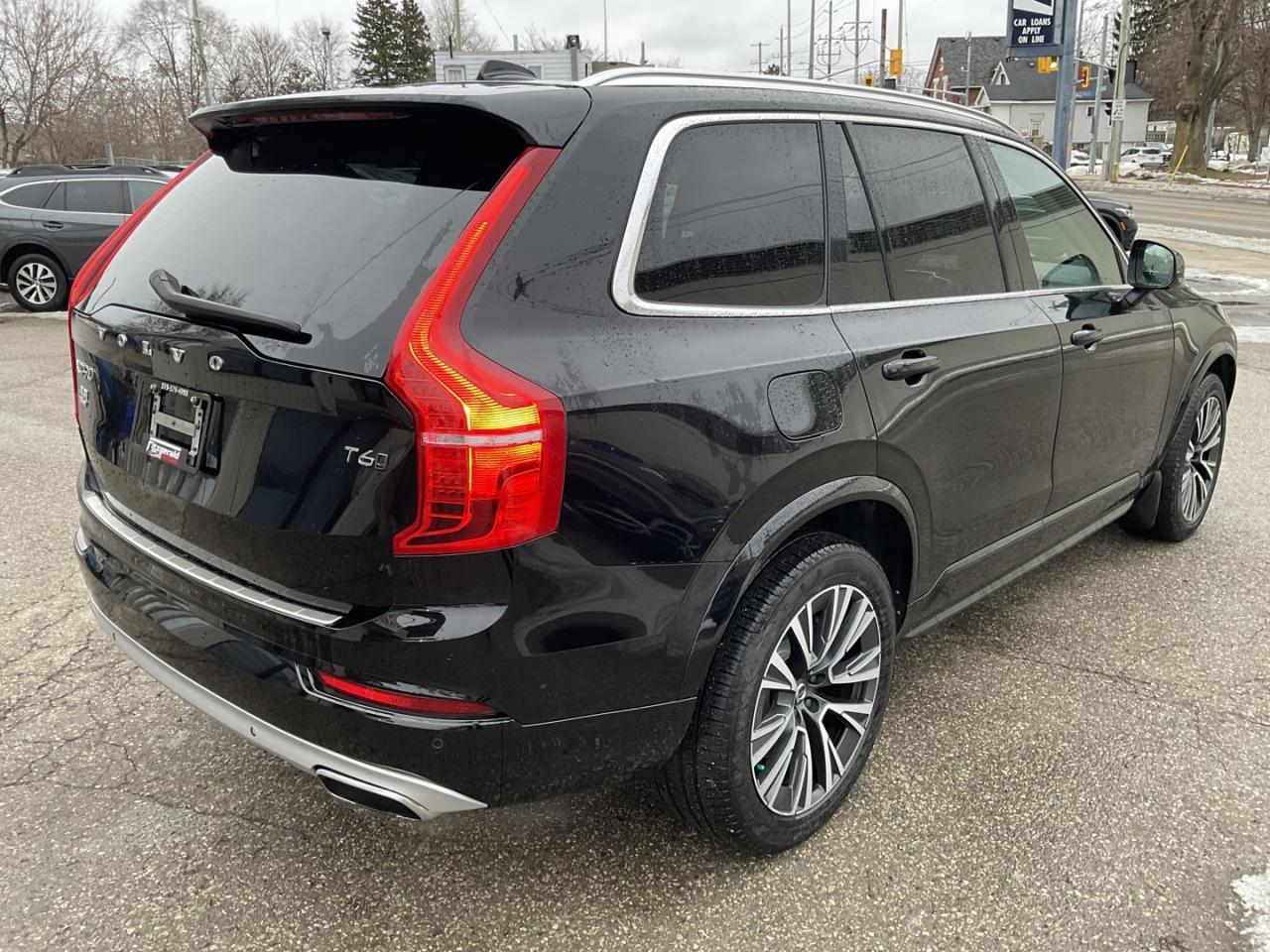 2021 Volvo XC90 T6 Momentum AWD - LTHR! NAV! BACK-UP CAM! BSM! 7 P Photo