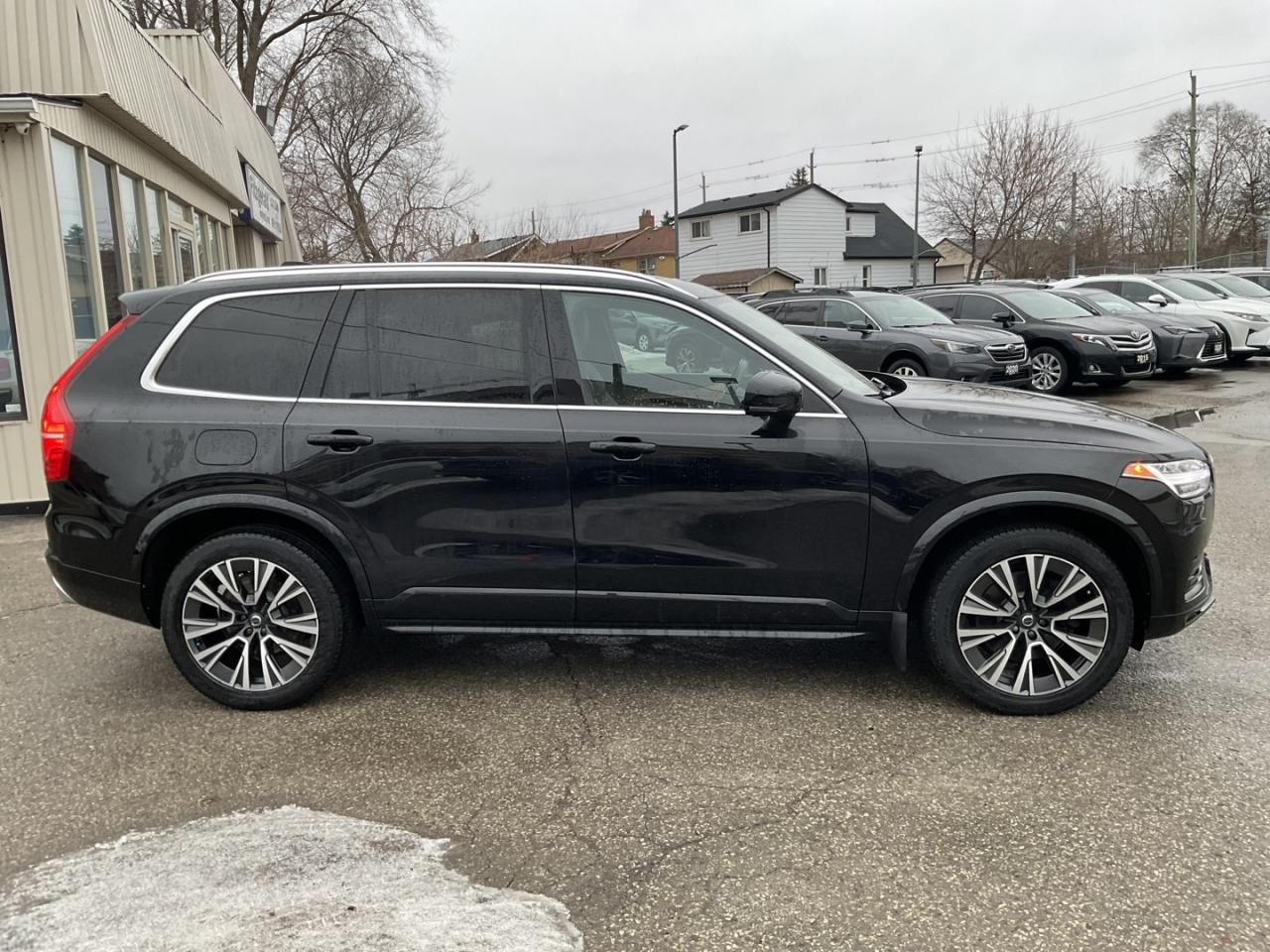 2021 Volvo XC90 T6 Momentum AWD - LTHR! NAV! BACK-UP CAM! BSM! 7 P Photo