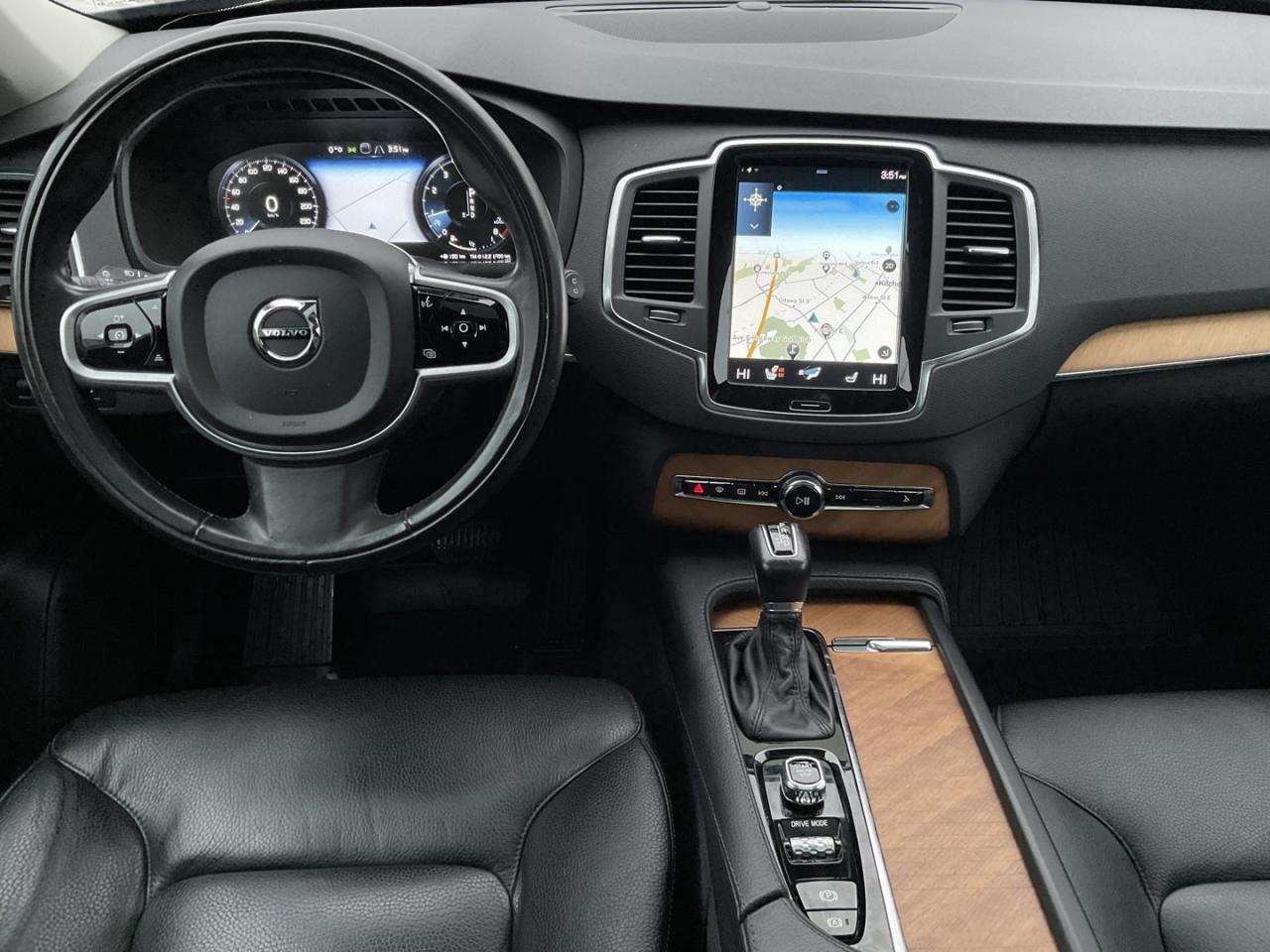 2021 Volvo XC90 T6 Momentum AWD - LTHR! NAV! BACK-UP CAM! BSM! 7 P Photo