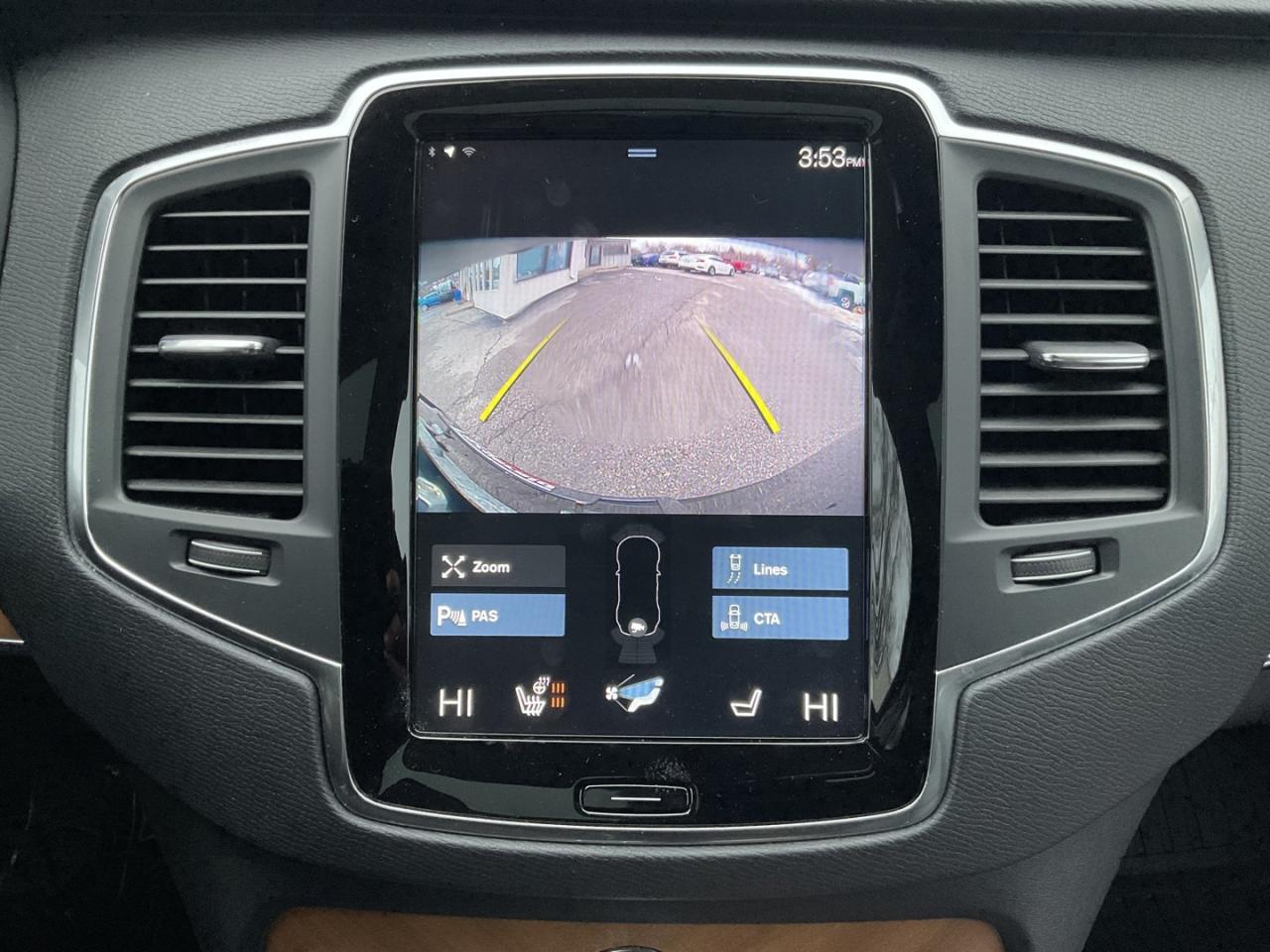 2021 Volvo XC90 T6 Momentum AWD - LTHR! NAV! BACK-UP CAM! BSM! 7 P Photo