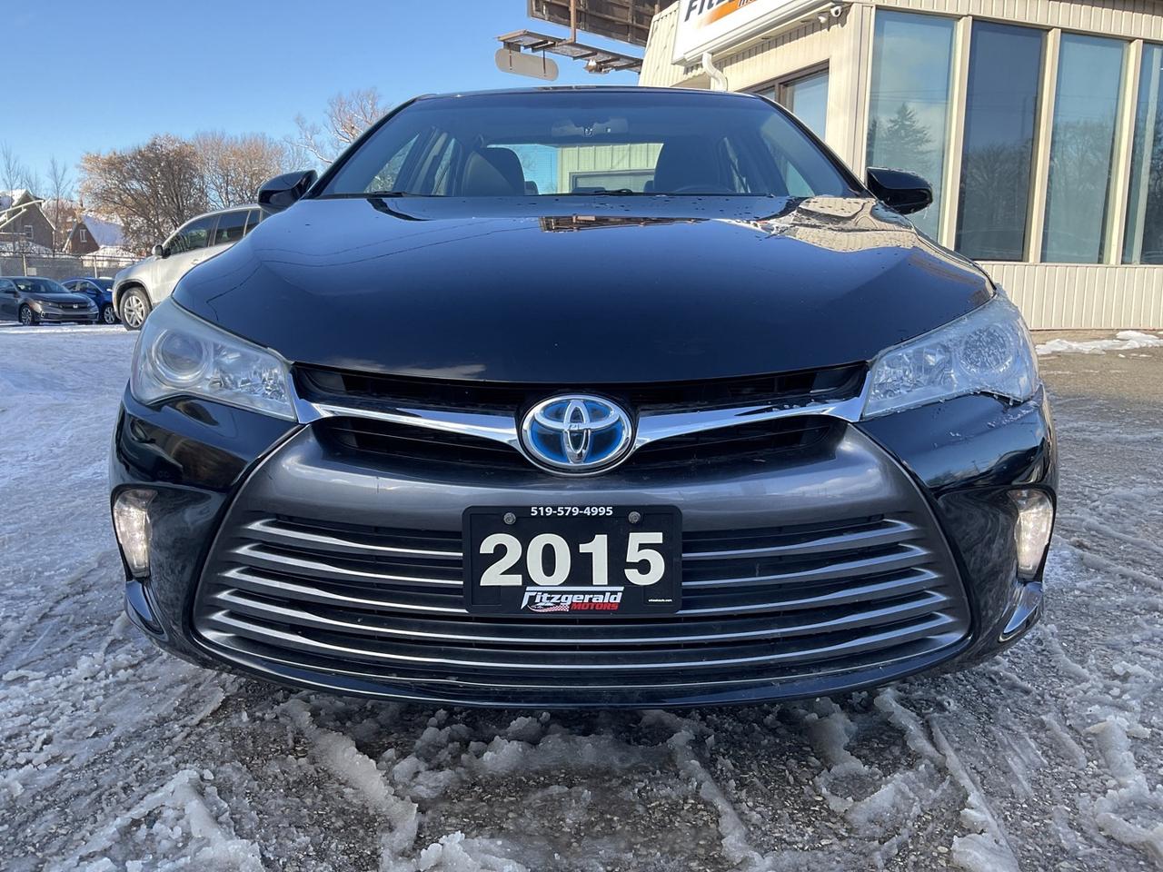 2015 Toyota Camry Hybrid XLE - LTHR! NAV! BACK-UP CAM! BSM! SUNROOF! Photo