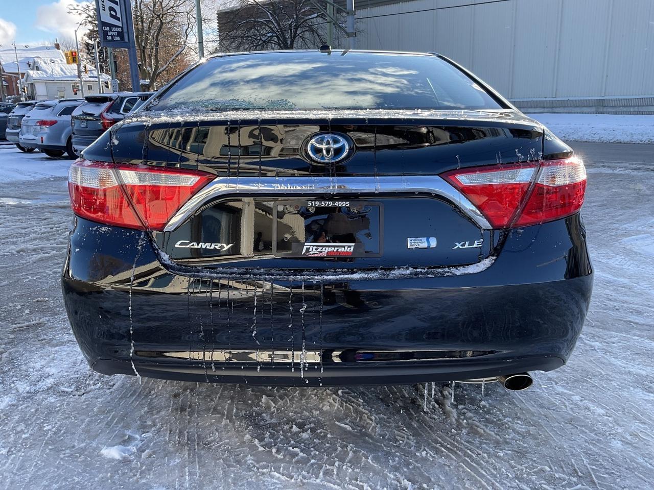 2015 Toyota Camry Hybrid XLE - LTHR! NAV! BACK-UP CAM! BSM! SUNROOF! Photo
