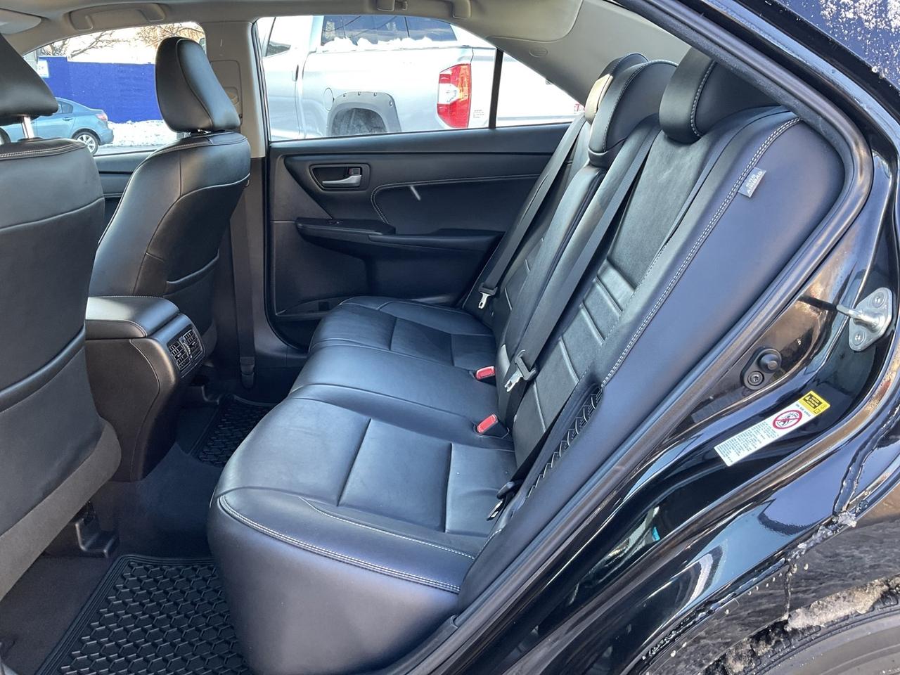 2015 Toyota Camry Hybrid XLE - LTHR! NAV! BACK-UP CAM! BSM! SUNROOF! Photo