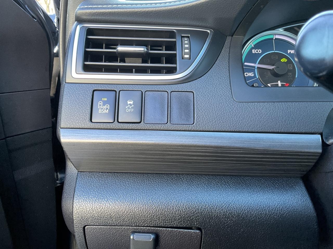 2015 Toyota Camry Hybrid XLE - LTHR! NAV! BACK-UP CAM! BSM! SUNROOF! Photo