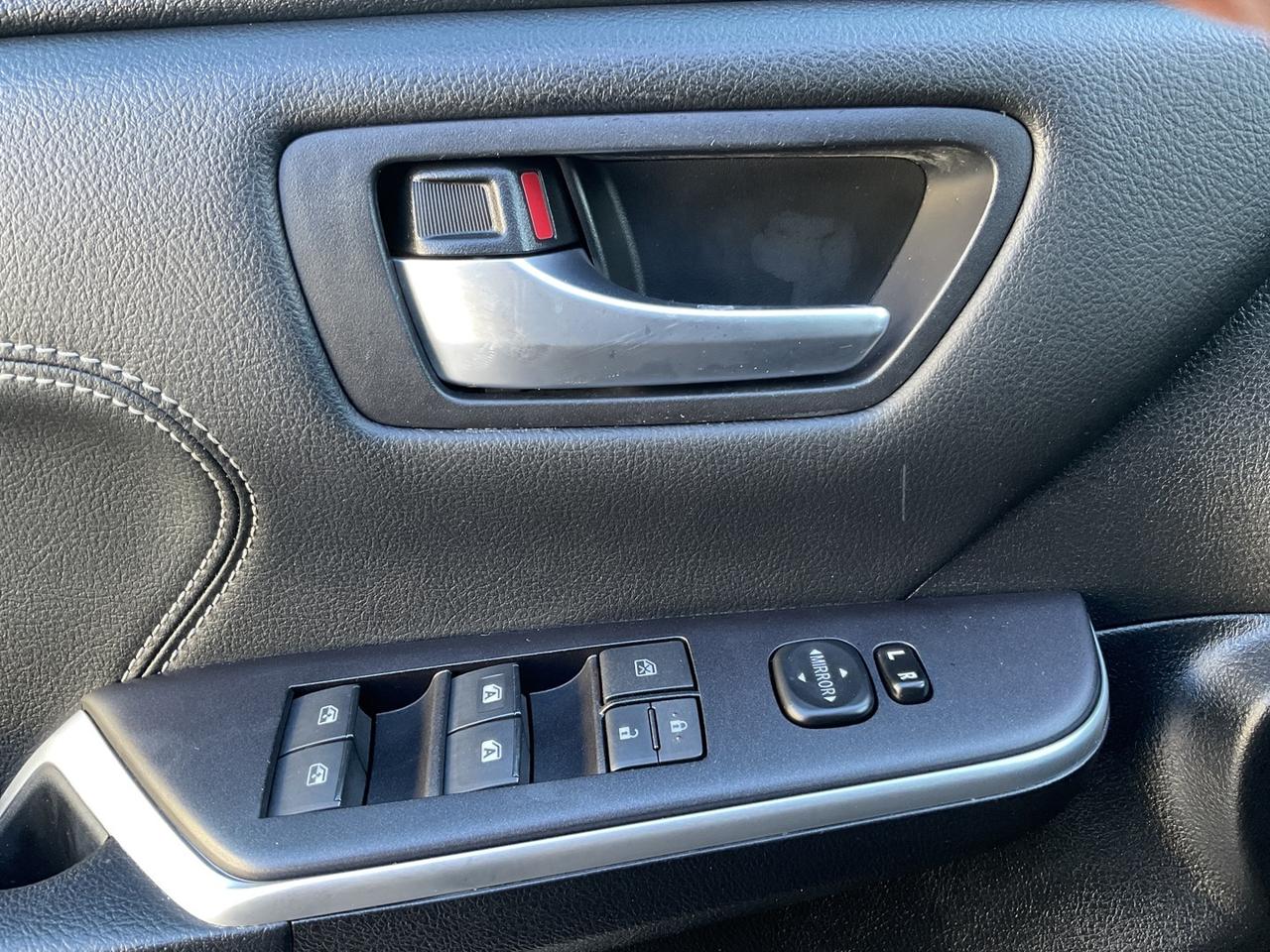 2015 Toyota Camry Hybrid XLE - LTHR! NAV! BACK-UP CAM! BSM! SUNROOF! Photo