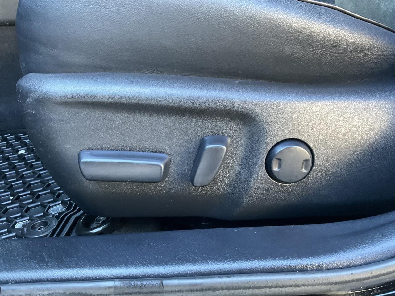 2015 Toyota Camry Hybrid XLE - LTHR! NAV! BACK-UP CAM! BSM! SUNROOF! Photo