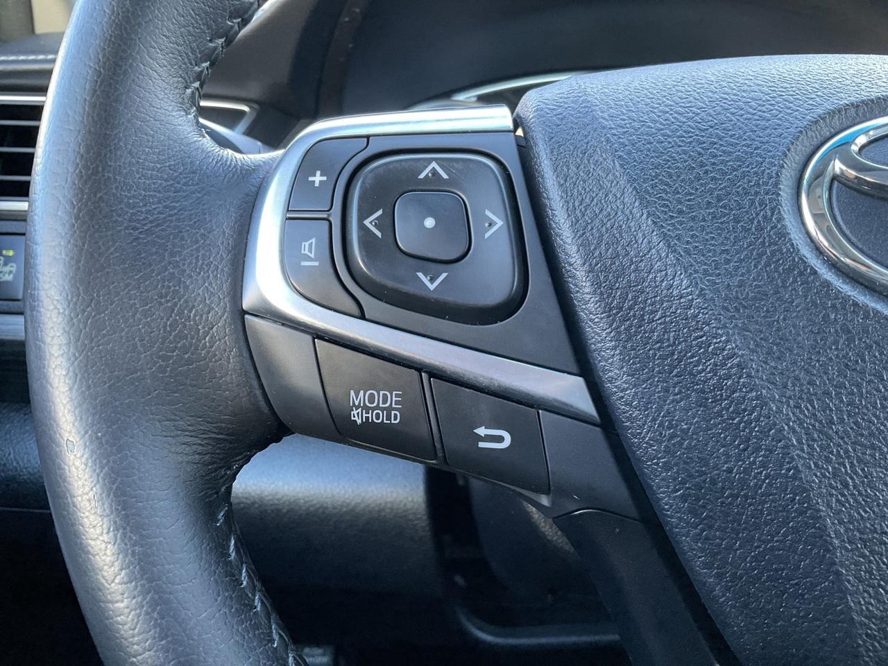 2015 Toyota Camry Hybrid XLE - LTHR! NAV! BACK-UP CAM! BSM! SUNROOF! Photo