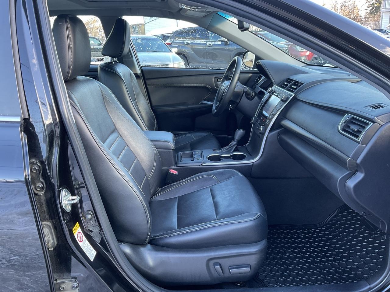 2015 Toyota Camry Hybrid XLE - LTHR! NAV! BACK-UP CAM! BSM! SUNROOF! Photo