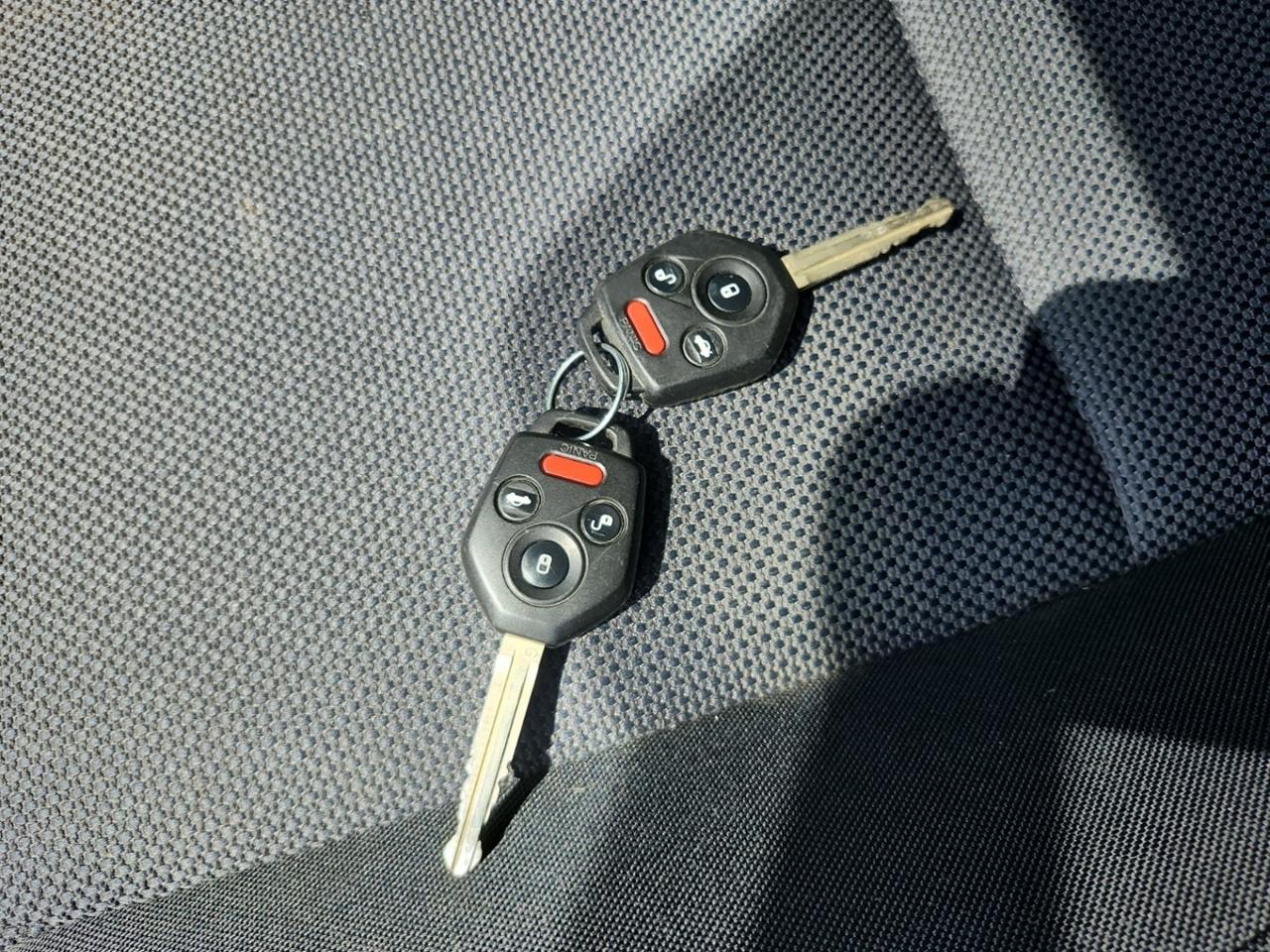 2017 Subaru WRX 4dr Sdn Man Photo3
