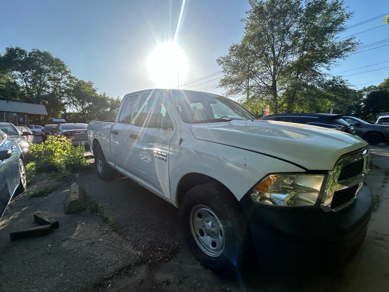 2018 RAM 1500 Tradesman 4x4 Quad Cab 6'4 Box Photo4