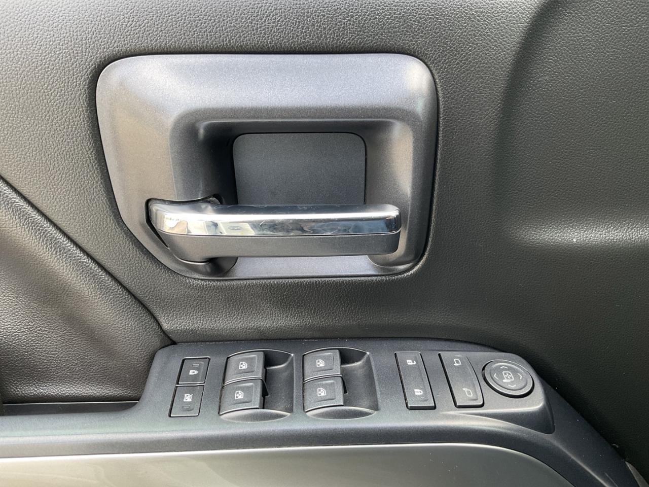 2018 Chevrolet Silverado 1500 LT Crew Cab 4WD - NAV! BACK-UP CAM! HEATED SEATS! Photo