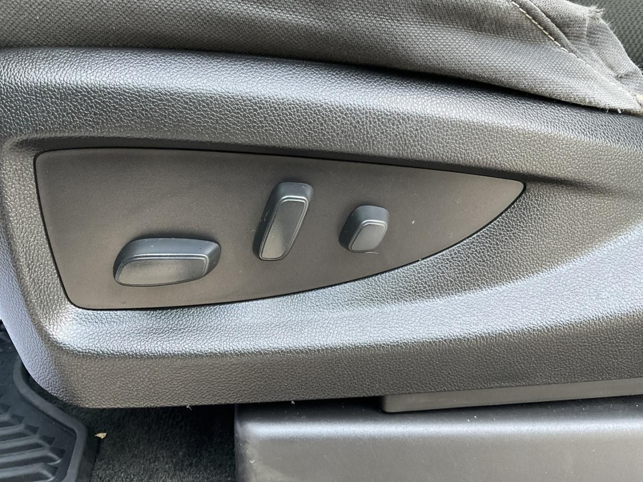 2018 Chevrolet Silverado 1500 LT Crew Cab 4WD - NAV! BACK-UP CAM! HEATED SEATS! Photo