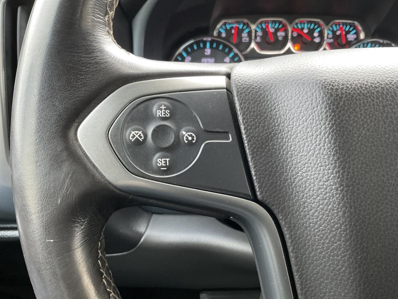 2018 Chevrolet Silverado 1500 LT Crew Cab 4WD - NAV! BACK-UP CAM! HEATED SEATS! Photo