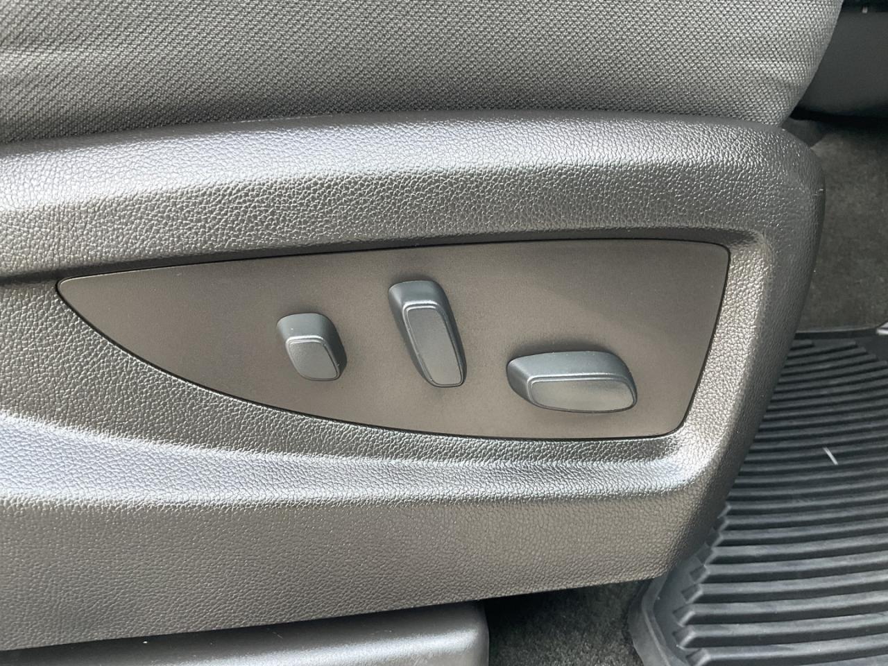 2018 Chevrolet Silverado 1500 LT Crew Cab 4WD - NAV! BACK-UP CAM! HEATED SEATS! Photo