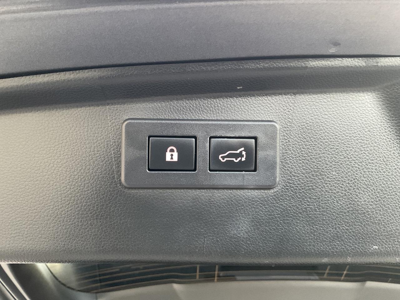 2020 Subaru Outback Touring - EYE SIGHT! BACK-UP CAM! BSM! SUNROOF! Photo