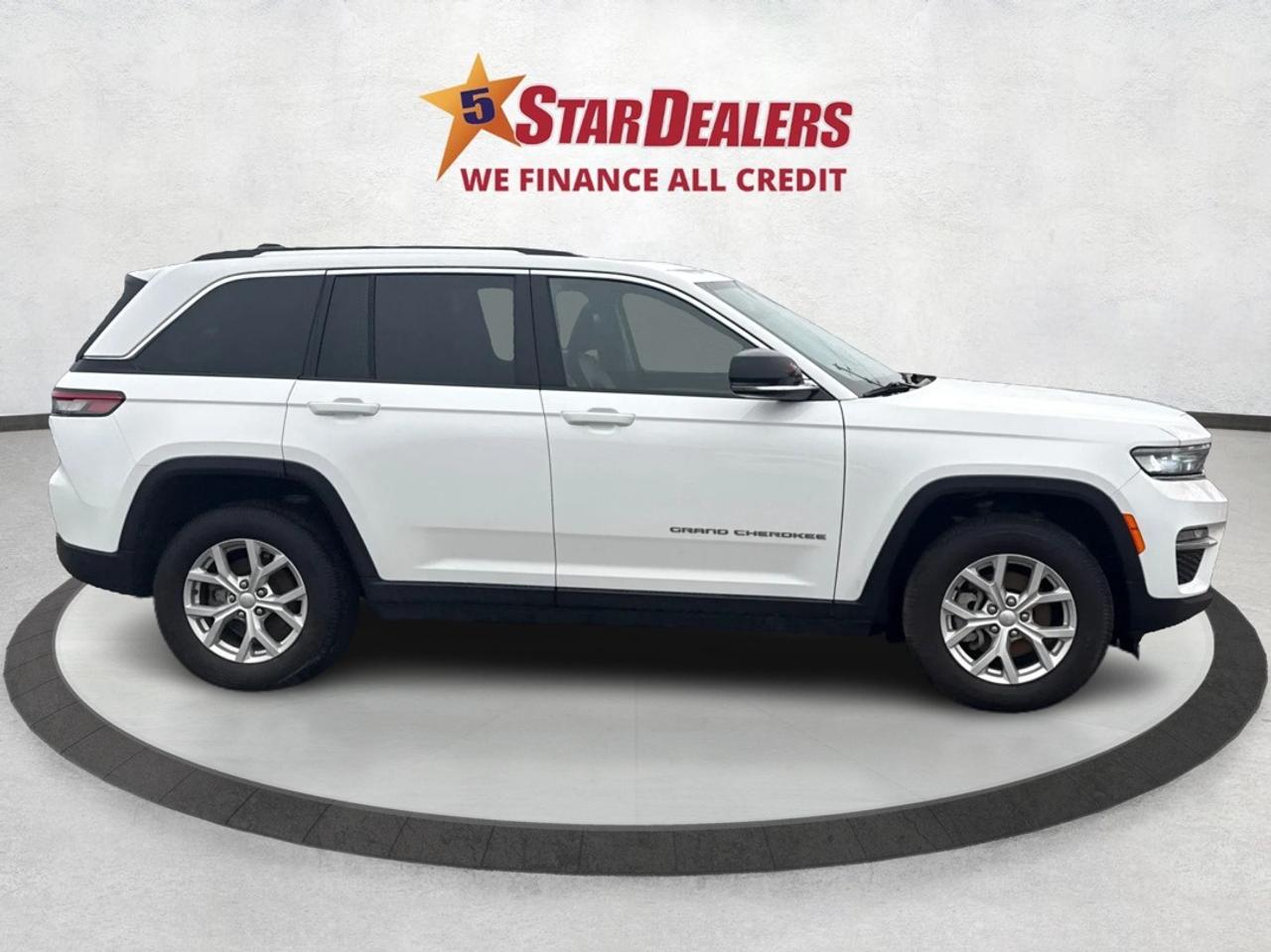 2023 Jeep Grand Cherokee Limited 4x4 WE FINANCE ALL CREDIT!  CLEAN! Photo