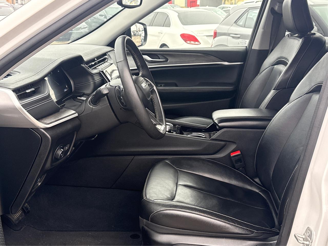 2023 Jeep Grand Cherokee Limited 4x4 WE FINANCE ALL CREDIT!  CLEAN! Photo