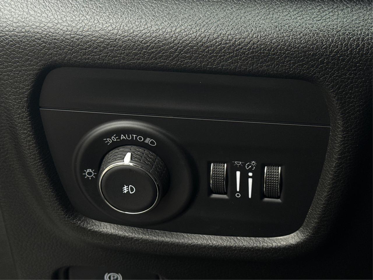 2023 Jeep Grand Cherokee Limited 4x4 WE FINANCE ALL CREDIT!  CLEAN! Photo