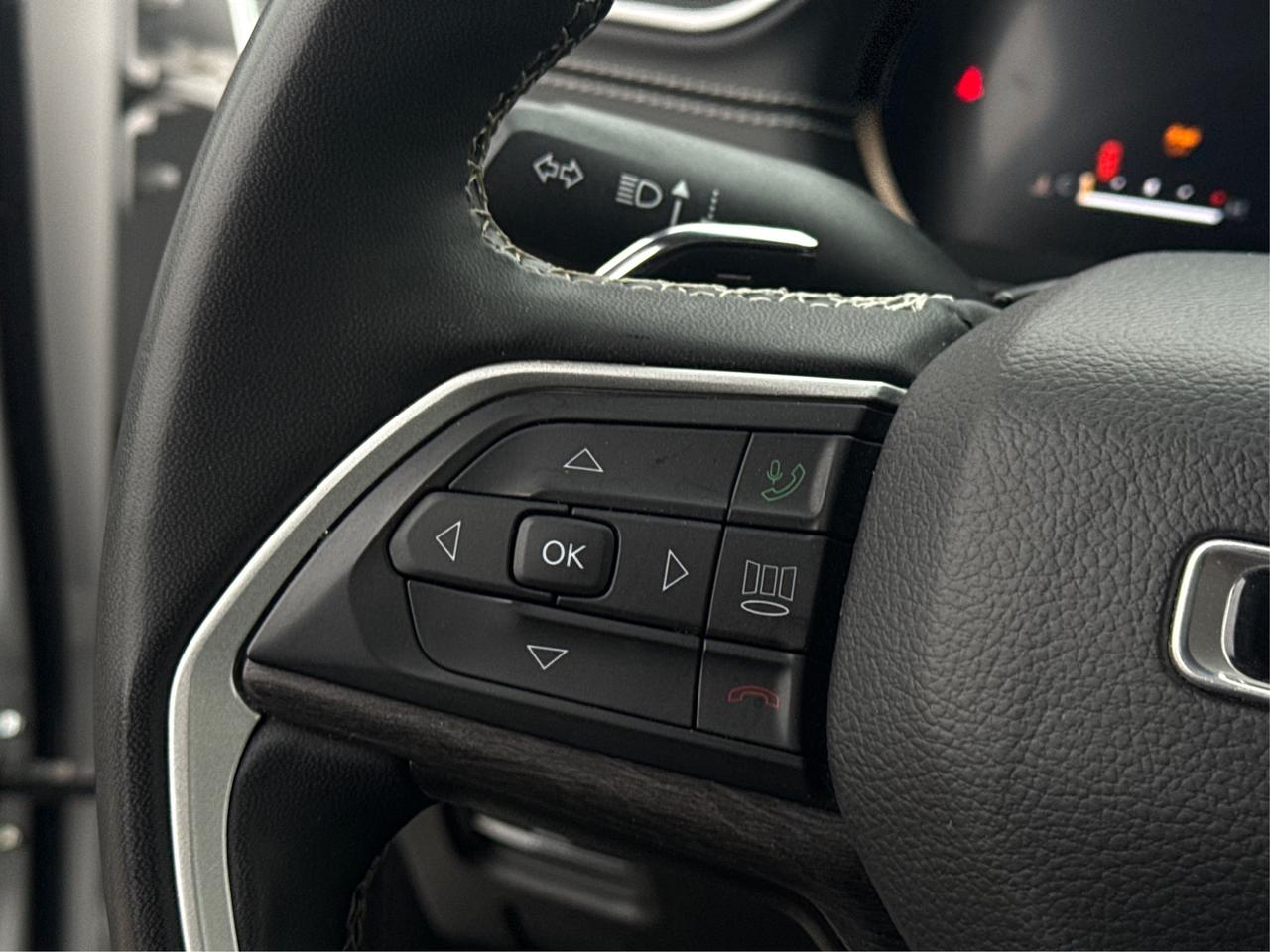 2023 Jeep Grand Cherokee Limited 4x4 WE FINANCE ALL CREDIT!  CLEAN! Photo