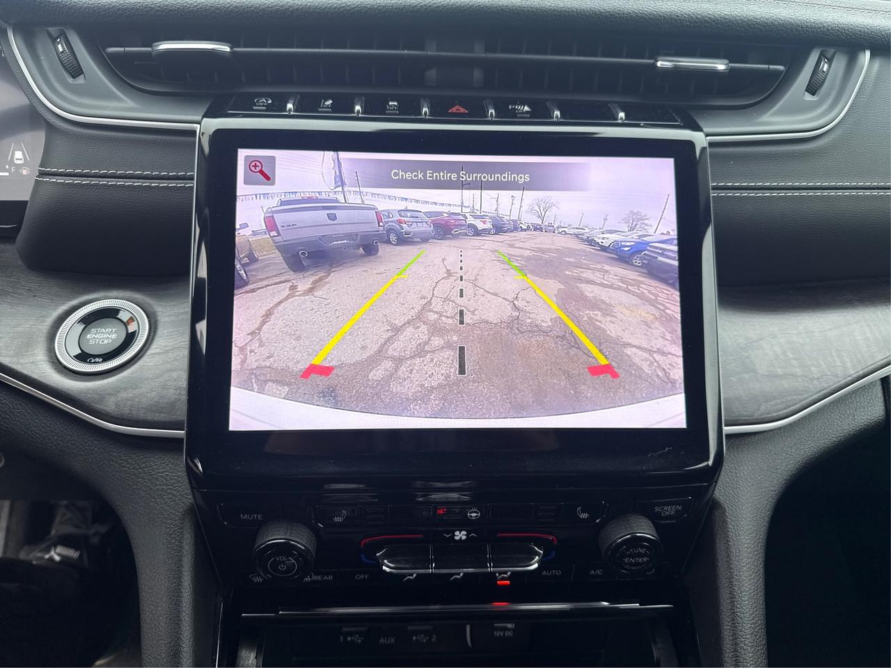 2023 Jeep Grand Cherokee Limited 4x4 WE FINANCE ALL CREDIT!  CLEAN! Photo