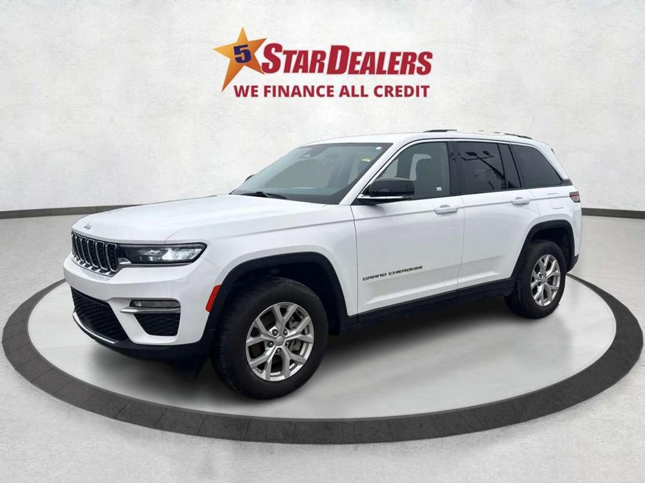 2023 Jeep Grand Cherokee Limited 4x4 WE FINANCE ALL CREDIT!  CLEAN! Photo2