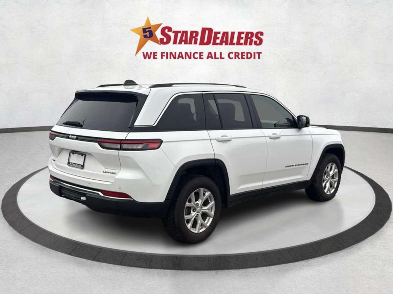 2023 Jeep Grand Cherokee Limited 4x4 WE FINANCE ALL CREDIT!  CLEAN! Photo