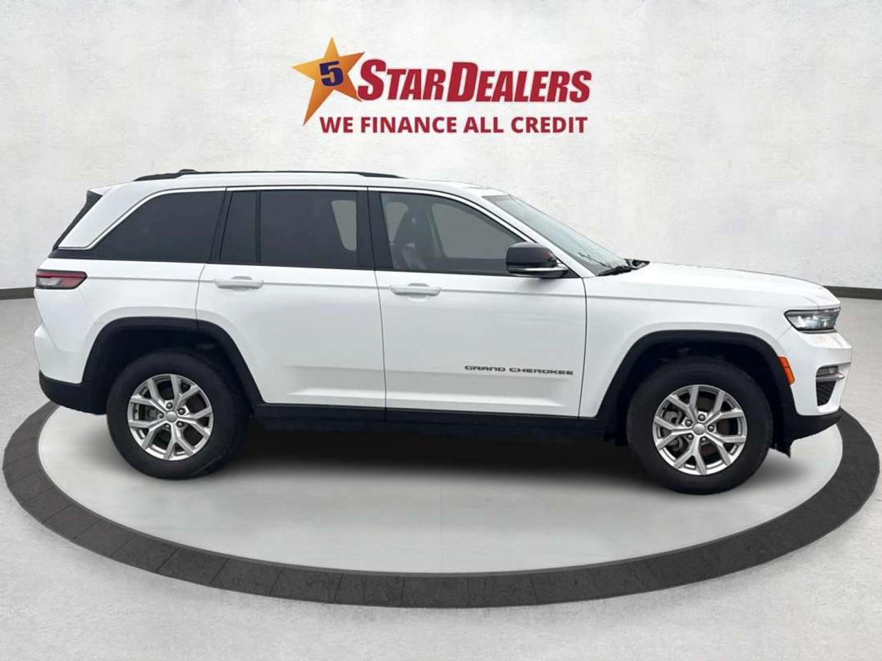 2023 Jeep Grand Cherokee Limited 4x4 WE FINANCE ALL CREDIT!  CLEAN! Photo