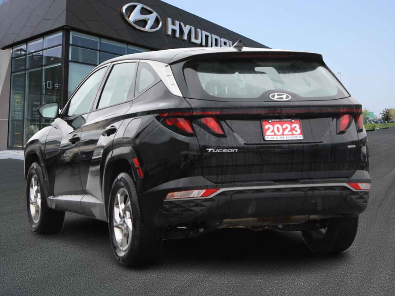 2023 Hyundai Tucson Essential AWD / Heated Seats / Bluetooth / Camera Photo