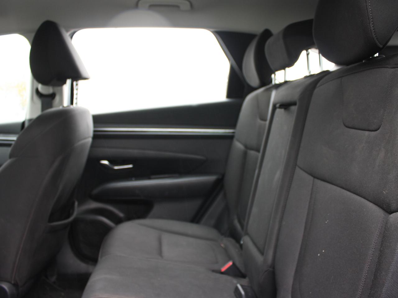 2023 Hyundai Tucson Essential AWD / Heated Seats / Bluetooth / Camera Photo