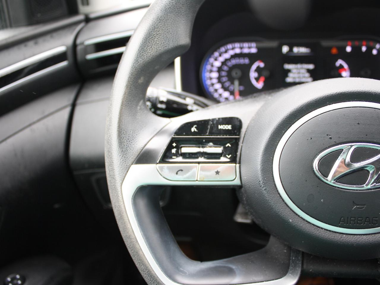 2023 Hyundai Tucson Essential AWD / Heated Seats / Bluetooth / Camera Photo