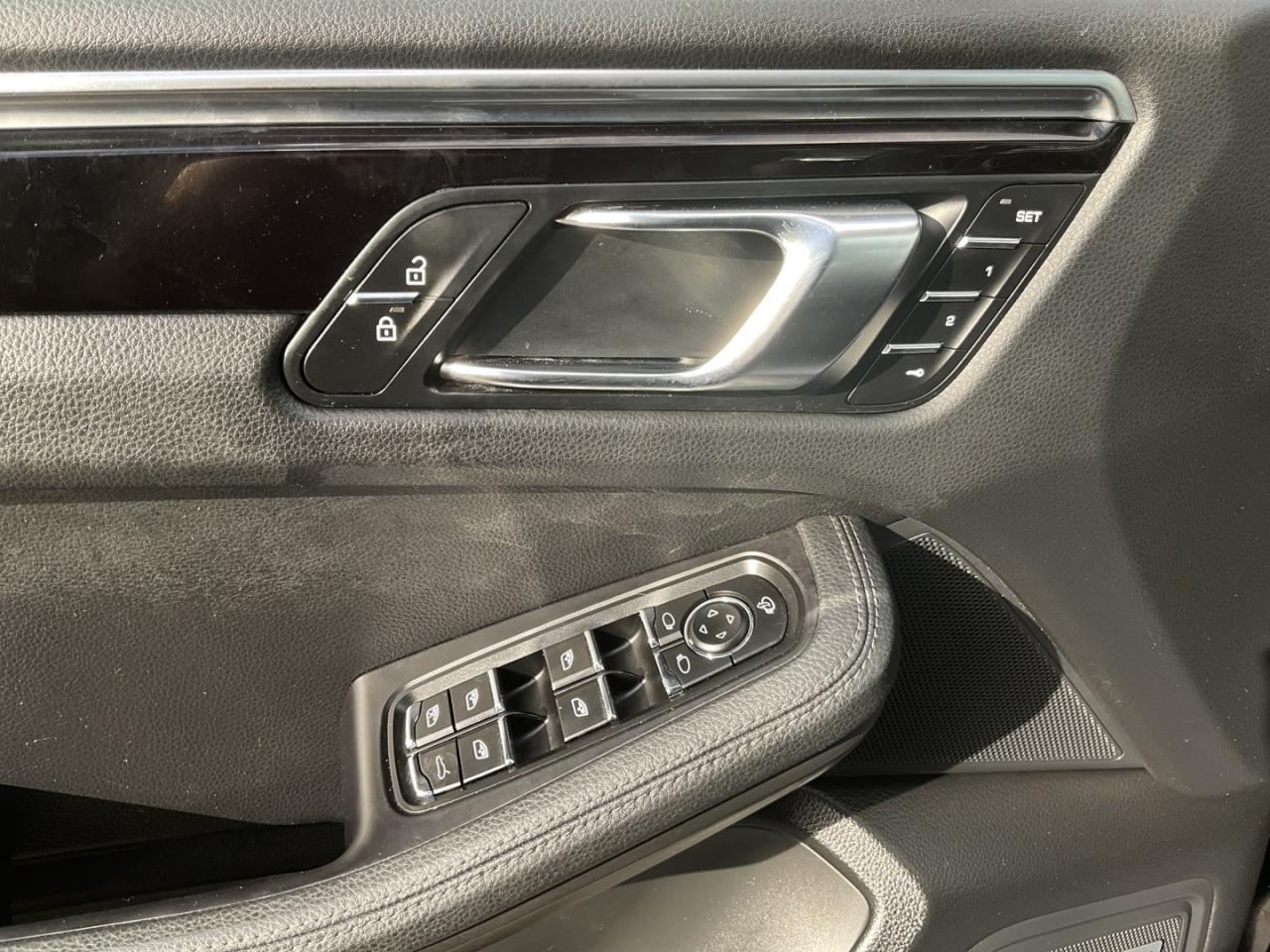 2020 Porsche Macan S - LTHR! NAV! 360 CAM! PANO ROOF! Photo