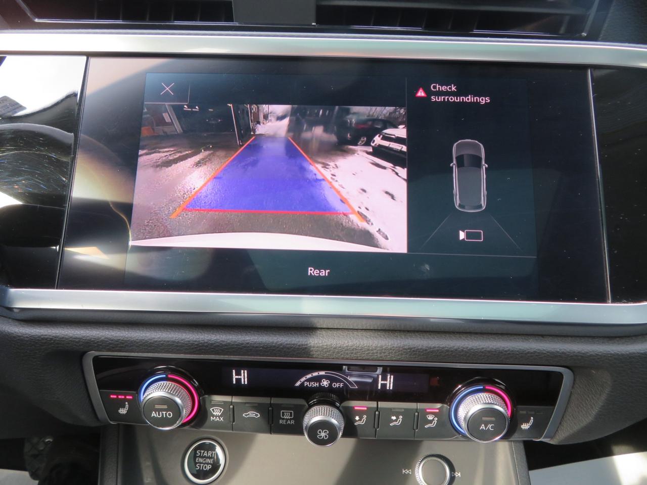 2022 Audi Q3 Komfort 45 TFSI quattro Photo