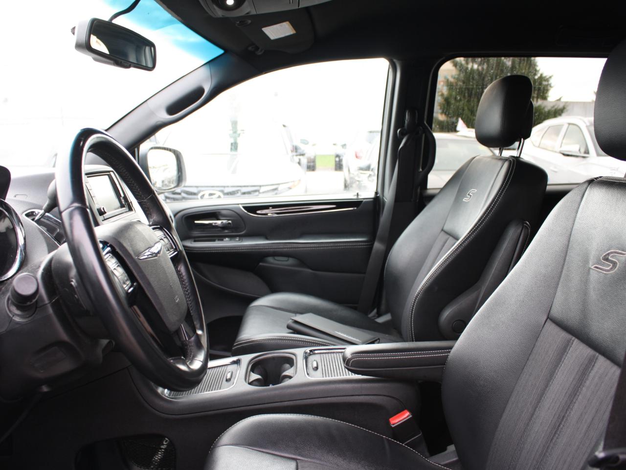 2016 Chrysler Town & Country 4dr Wgn S As-Is Special Photo