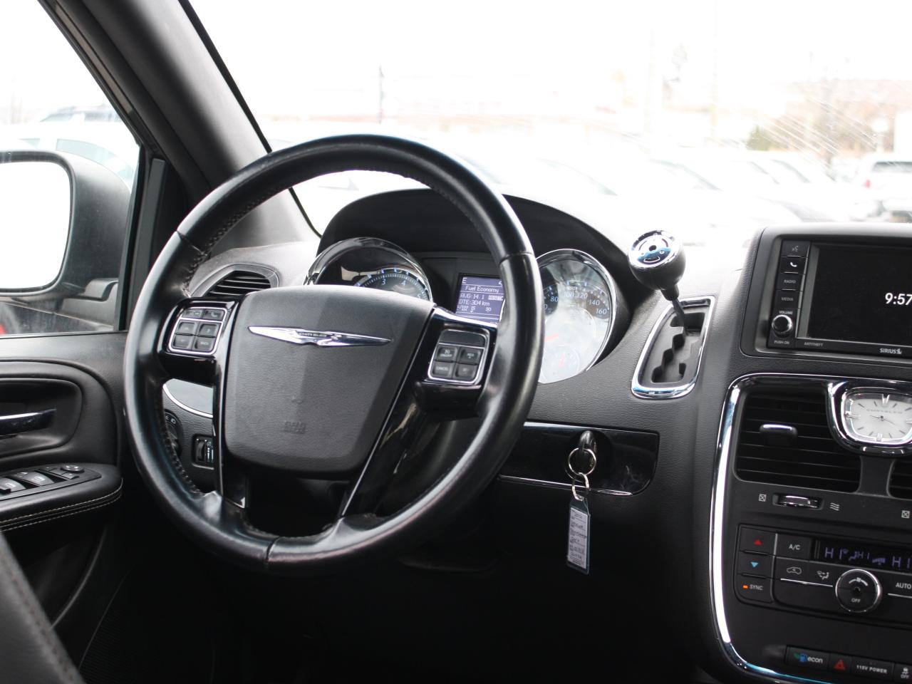 2016 Chrysler Town & Country 4dr Wgn S As-Is Special Photo