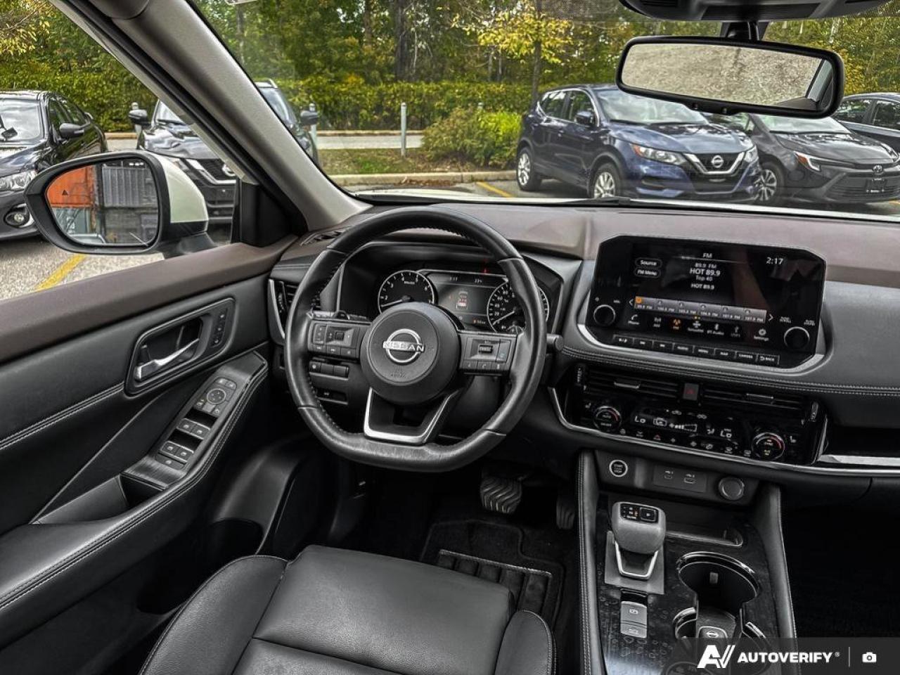 2023 Nissan Rogue SL Photo